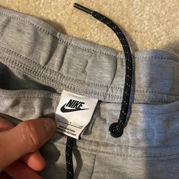 Nike tech - Picture 2 of 4